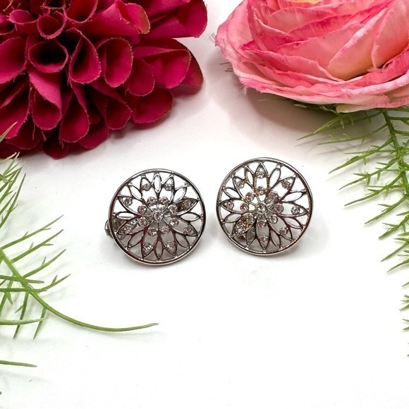 Vintage Jewelry - VINTAGE⚜️MONET Crystal Cluster Clip Earrings